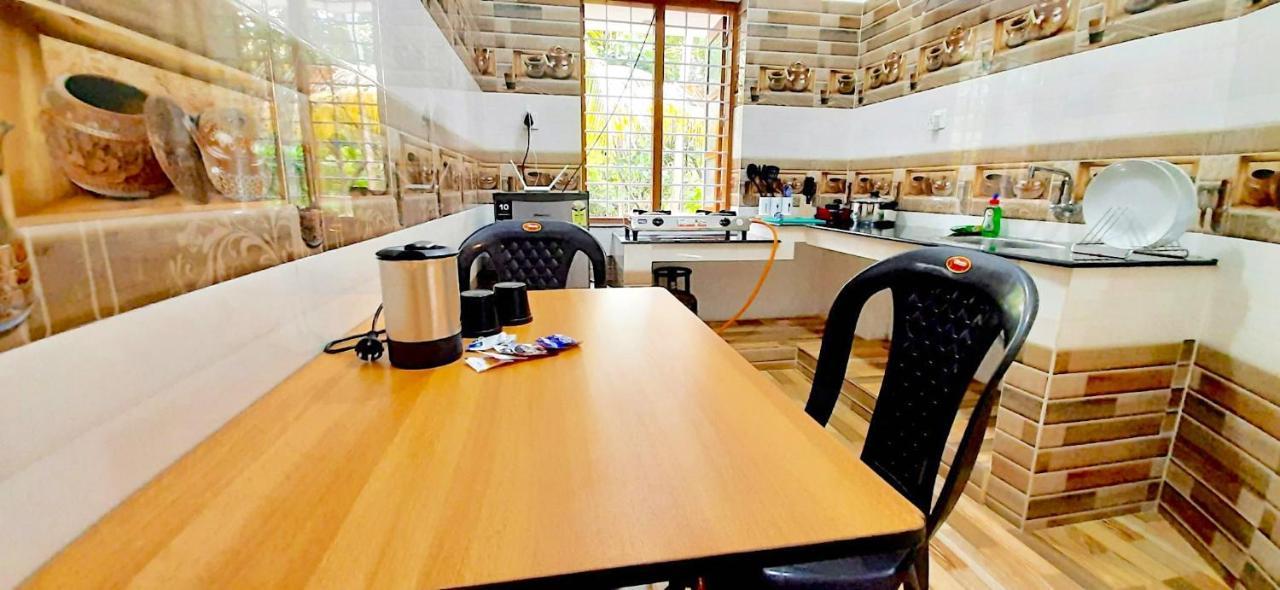 الشقق الفندقية فاركَالافي  Blue Sophy Residency المظهر الخارجي الصورة