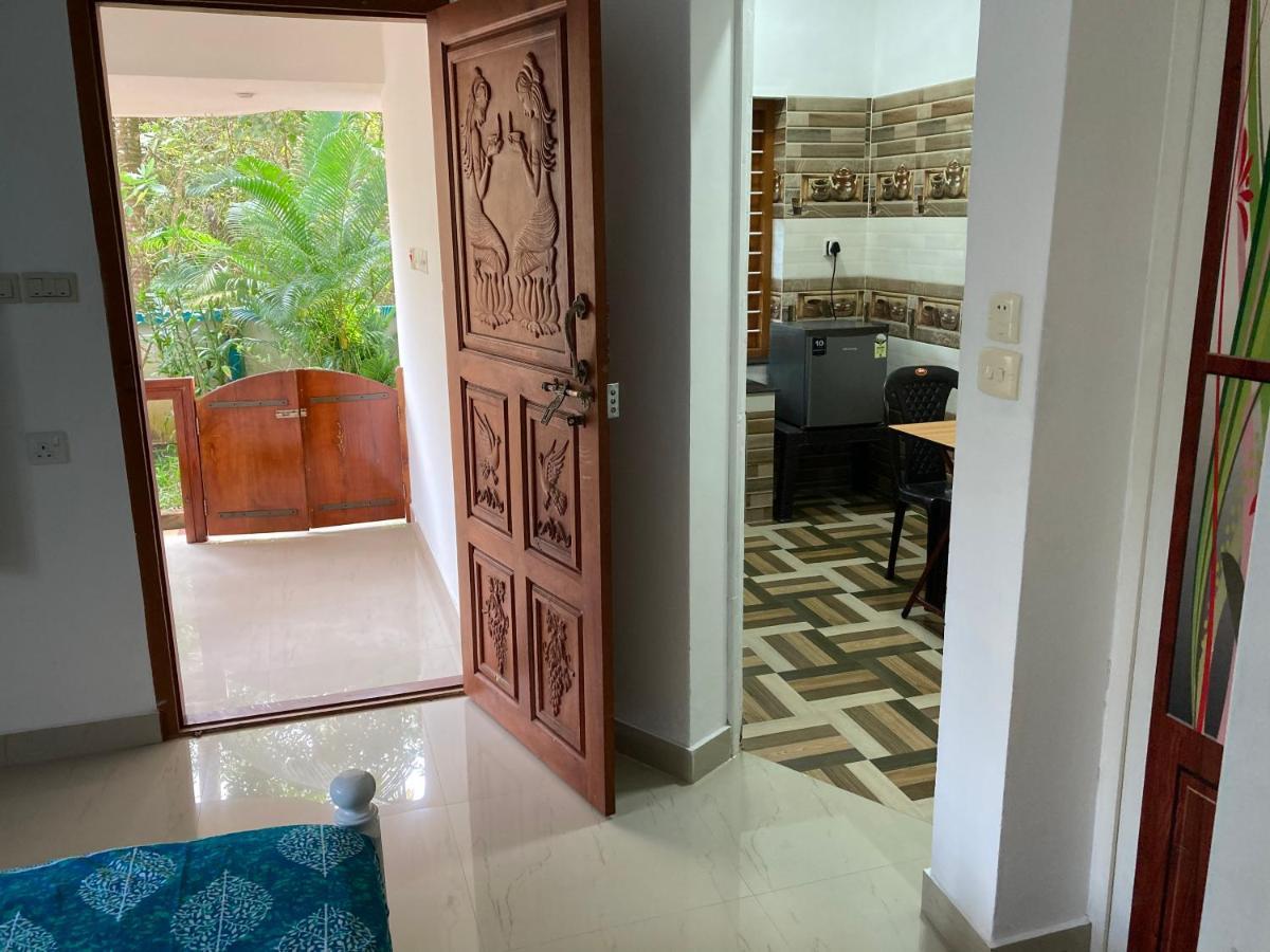 الشقق الفندقية فاركَالافي  Blue Sophy Residency المظهر الخارجي الصورة