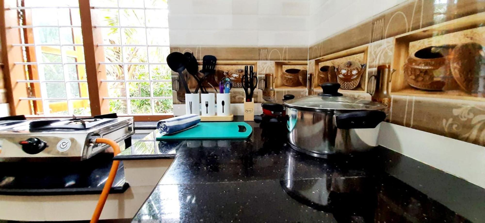 الشقق الفندقية فاركَالافي  Blue Sophy Residency المظهر الخارجي الصورة
