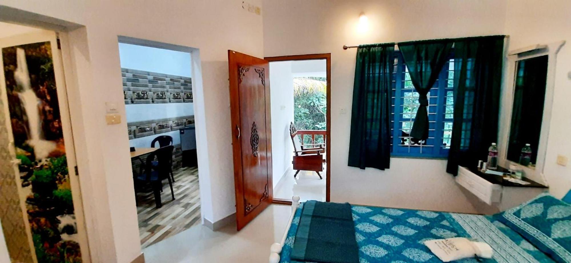 الشقق الفندقية فاركَالافي  Blue Sophy Residency المظهر الخارجي الصورة