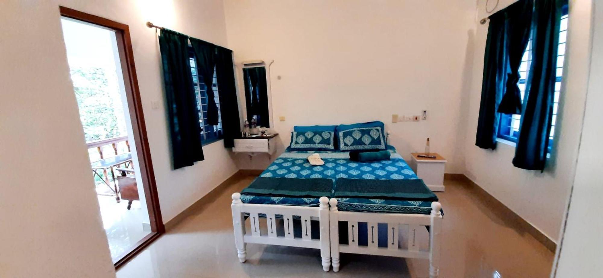 الشقق الفندقية فاركَالافي  Blue Sophy Residency المظهر الخارجي الصورة
