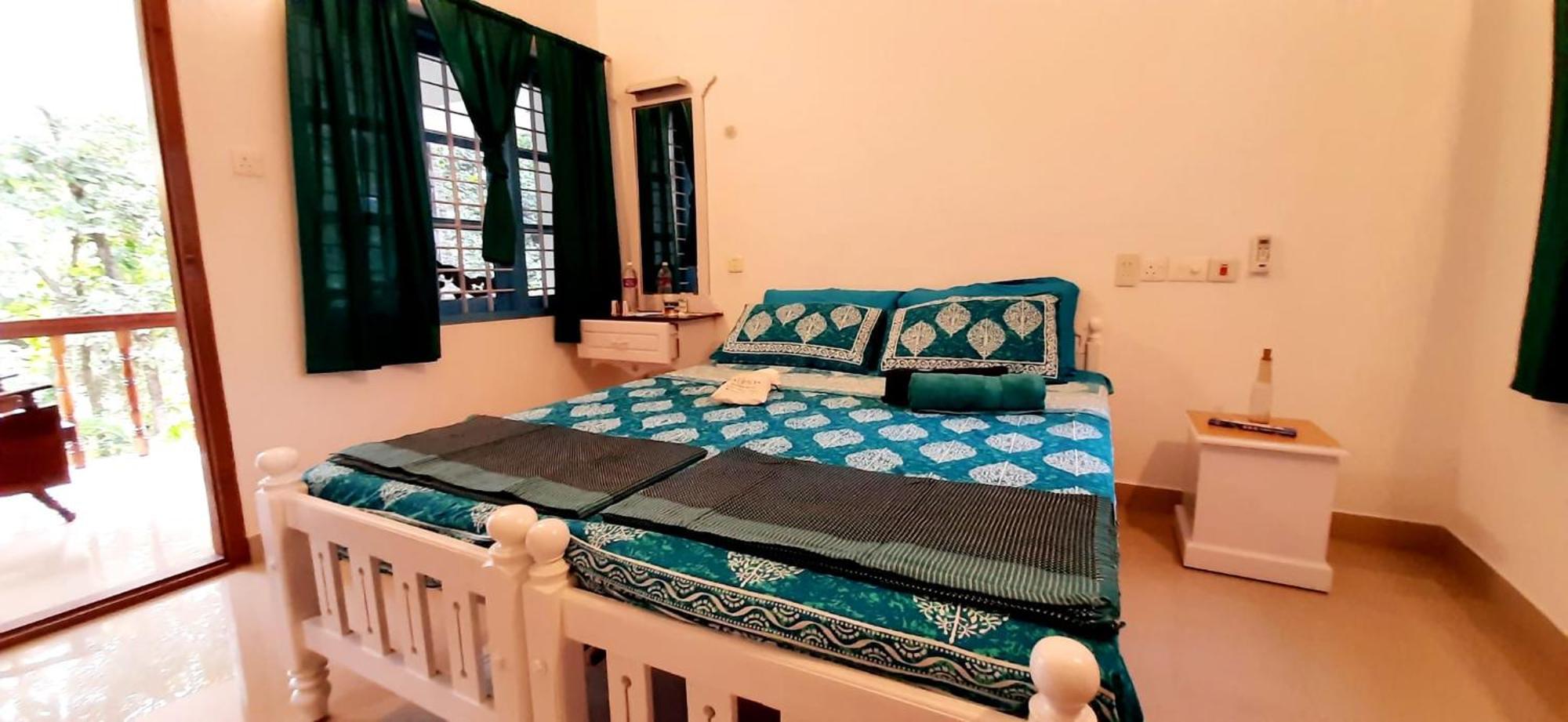 الشقق الفندقية فاركَالافي  Blue Sophy Residency المظهر الخارجي الصورة